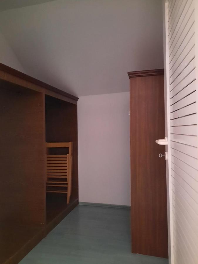 宜伍瓦尔住宿加早餐旅馆 波斯托伊纳 外观 照片